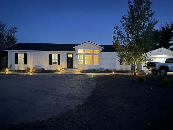 8165 Scenic Ave, Silver Springs, NV 89429