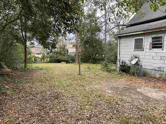 4th image of 209 Pearl Ave N