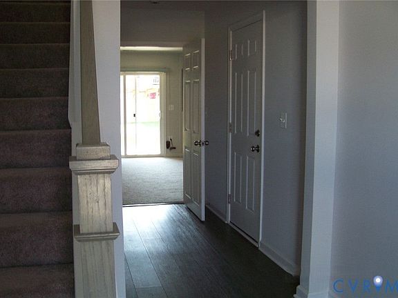 2nd image of 8829 Foxway Ridge Ln
