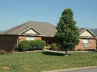 2417 Creekstone Cir, Maryville, TN 37804