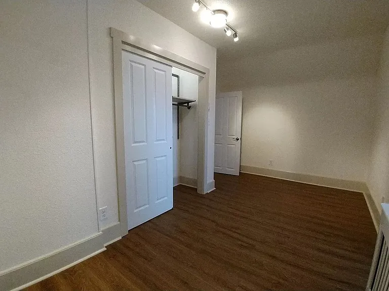 319 Pratt Street 4-Plex — Photo 5