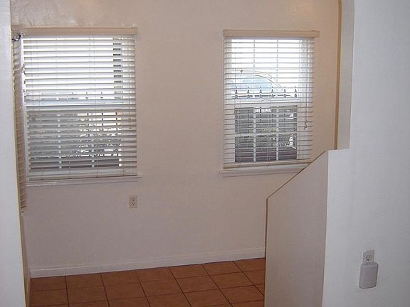 3rd image of 106 Argonne Ave