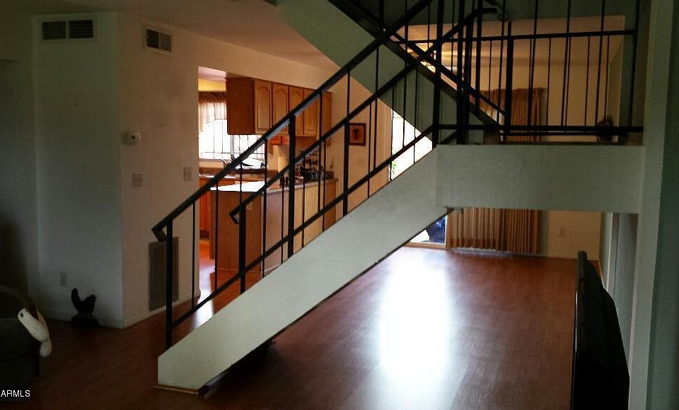1st image of 2958 E Clarendon Ave