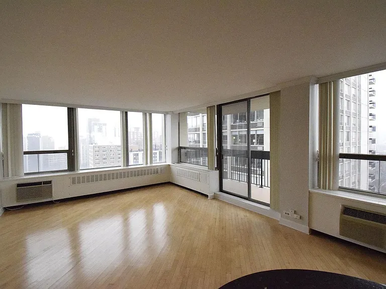 1360 N Sandburg Ter #2101 — Photo 5