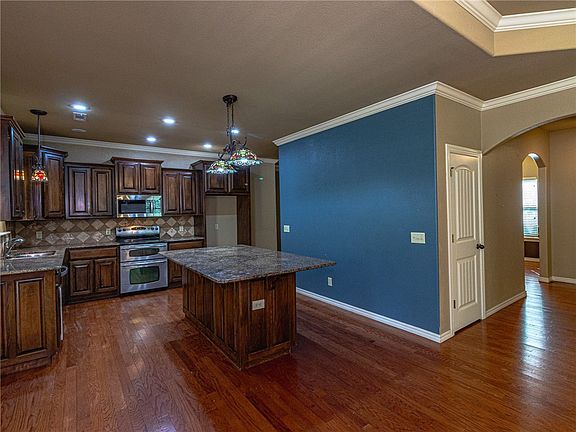 3rd image of 3 Allendale Dr