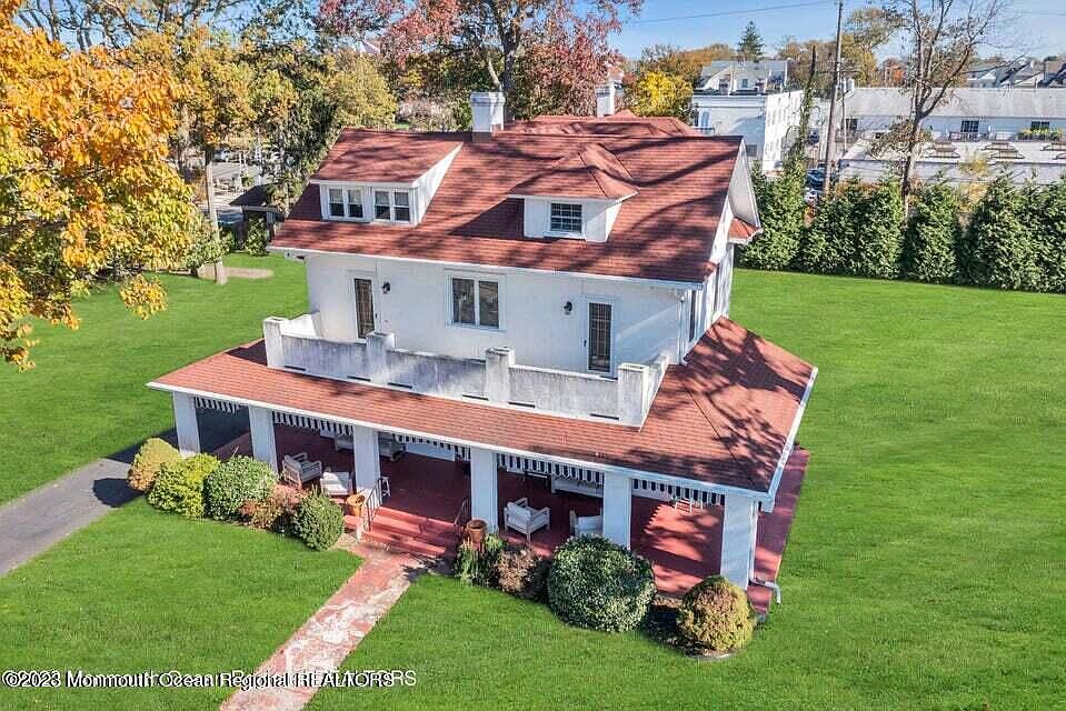1st image of 304 Lake Dr
