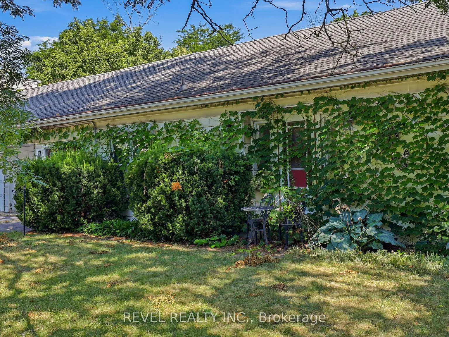 3 bed, $2,300 — Photo 4