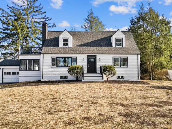 27 Hilltop Terrace, North Haven, CT 06473