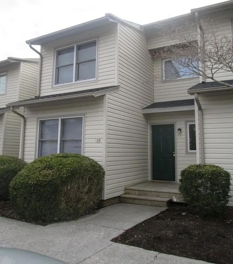 4 Bedroom 2.5 Bath Townhouse — Photo 1