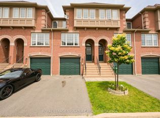 3020 Cedarglen Gate #21, Mississauga, ON L5C 4S7