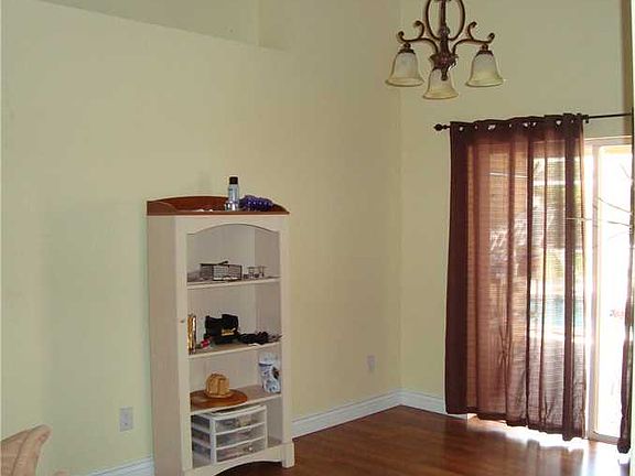 3rd image of 142 S 19th Cir SW