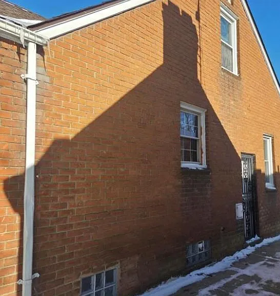 8254 Sussex St — Photo 2
