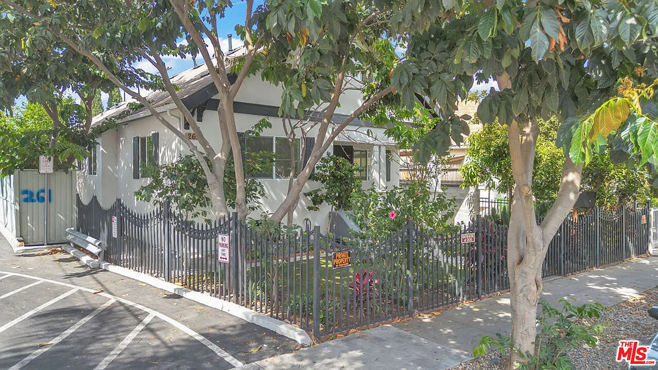 5 bed, 3.0 bath, 2000 sqft, $6,250 — Photo 1