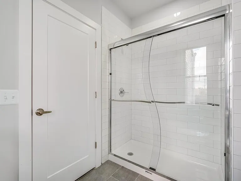 1903 N Taylor St — Photo 18