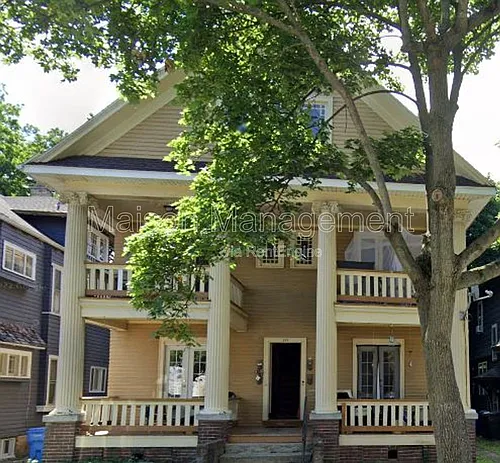 100 Laburnam Cres #1 Photo 1
