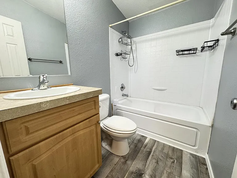 4879 N Monterey Dr — Photo 11