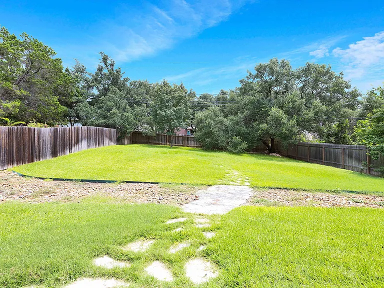 6412 Convict Hill Rd — Photo 24