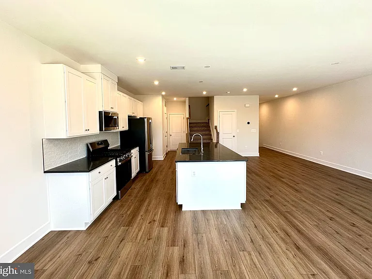 131 Leather Flower Dr — Photo 6