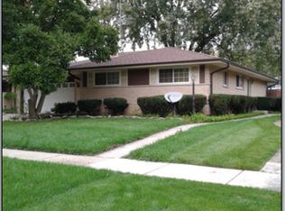 426 Sandy Ln, Des Plaines, IL 60016