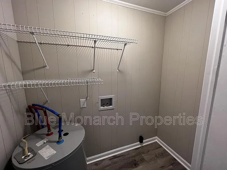 208 W Chestnut St #B — Photo 12