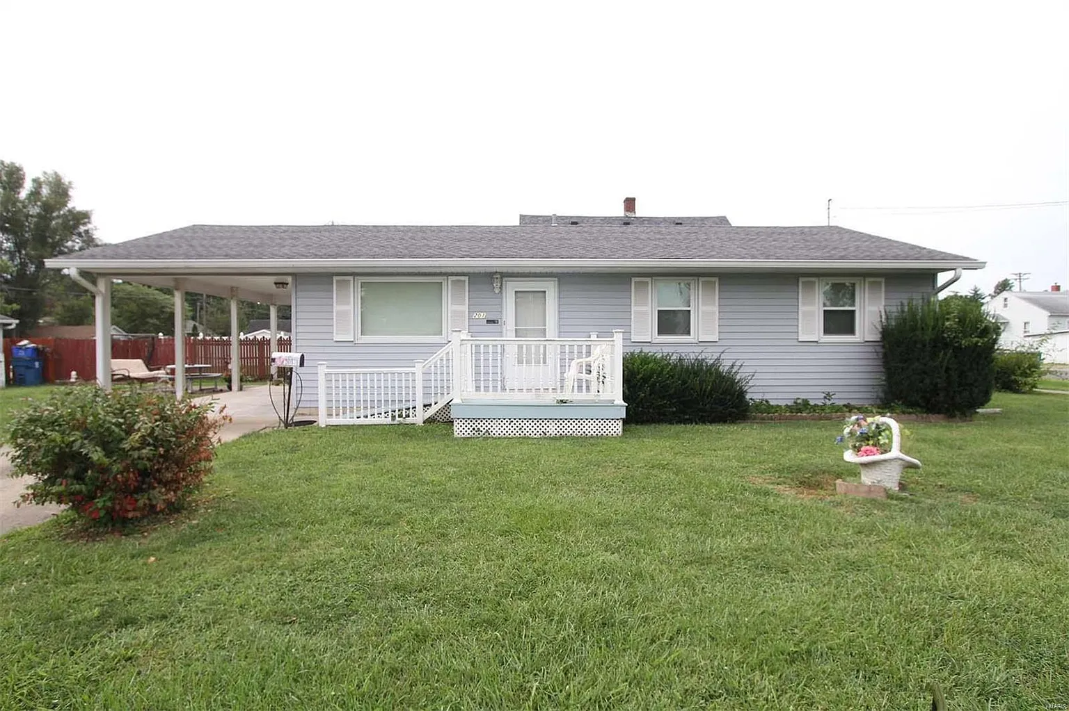 201 E Sherman St photo 1