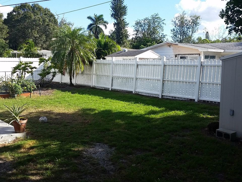 1st image of 2940 Oak St
