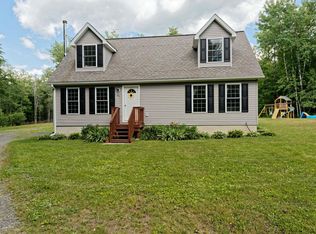 37 Cranberry Way, Sand Lake, NY 12153