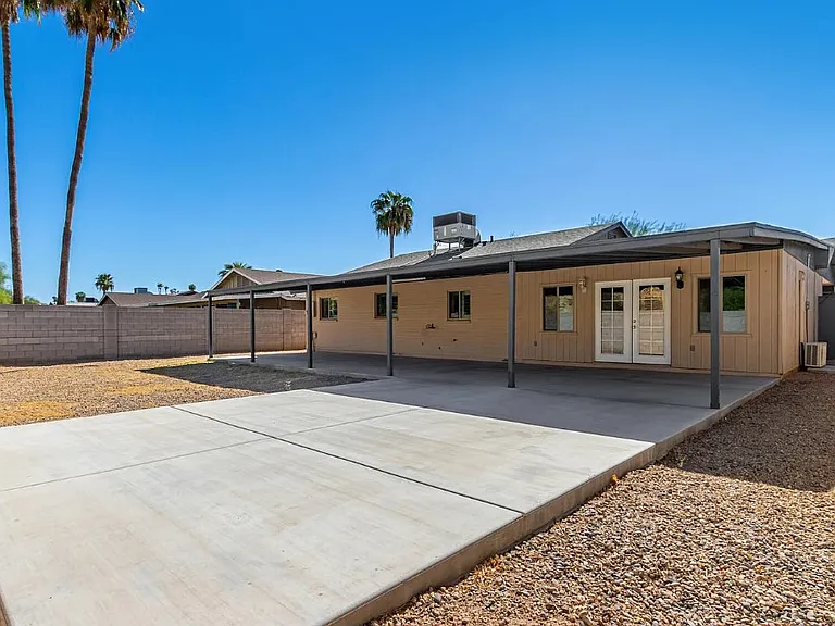 2080 E Greenway Dr #2 — Photo 22