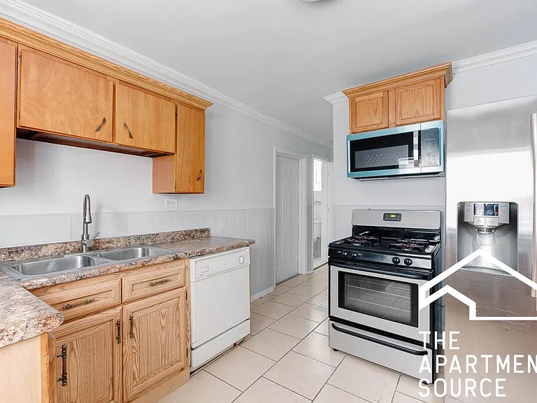 2609 W Thomas St #2 — Photo 1