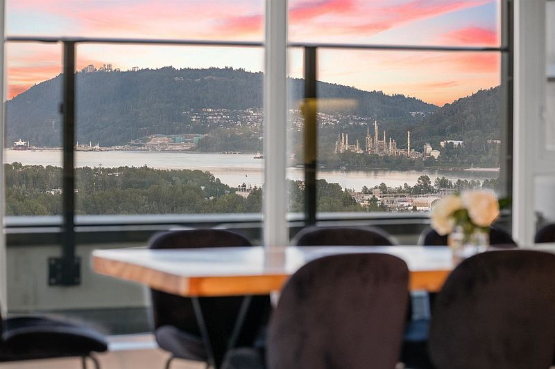 North Vancouver Apartment for rent - 3 Bedrooms — photo 2