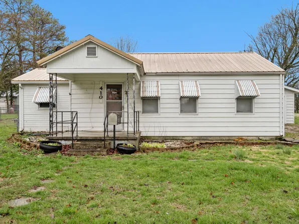 410 E Plumb Street, Aurora, MO 65605
