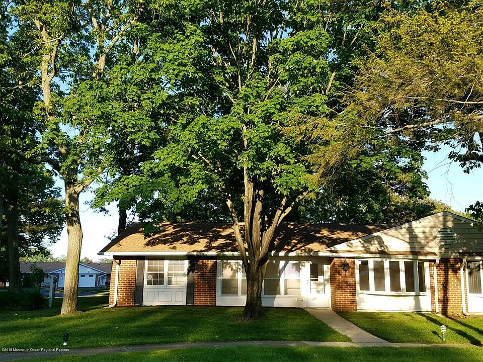 1st image of 1220A Shetland Dr