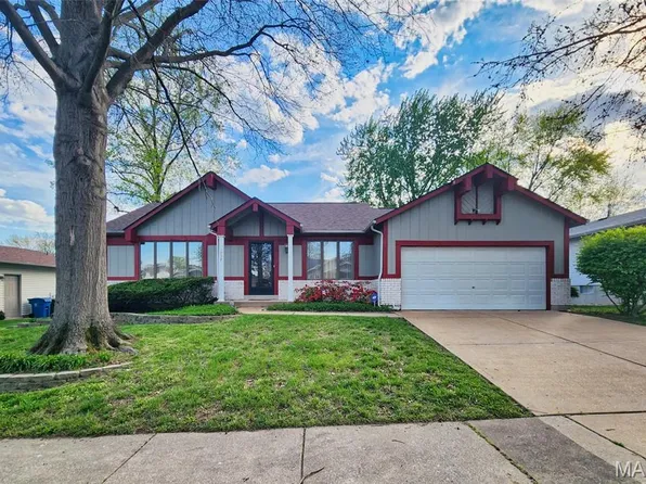 1938 Riverwood Trails Dr, Florissant, MO 63031