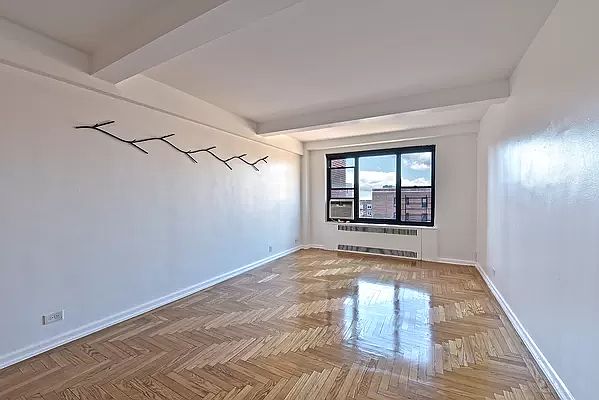 1st image of 67 Park Ter E APT C72