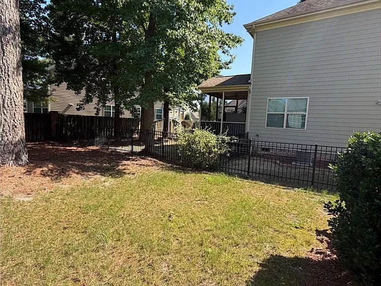 Thorngrove Ct — Photo 15