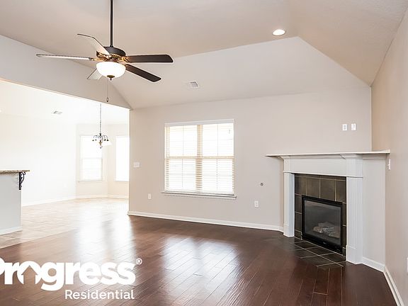 3rd image of 2847 S Cherry Dr