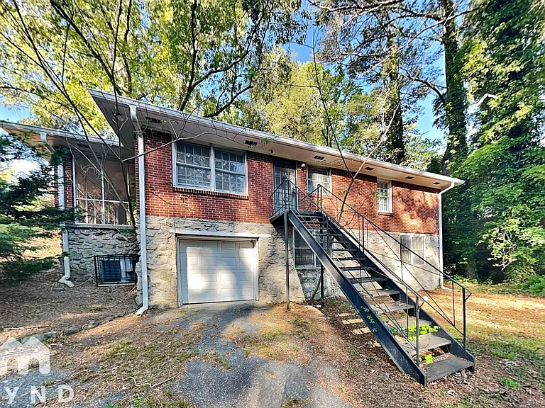 990 Lynhurst Dr SW — Photo 13