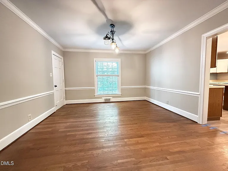 2667 Davis St — Photo 6