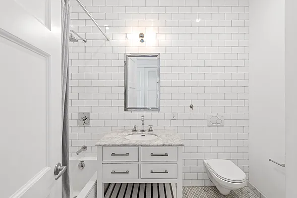 Rented by Compass | media 21