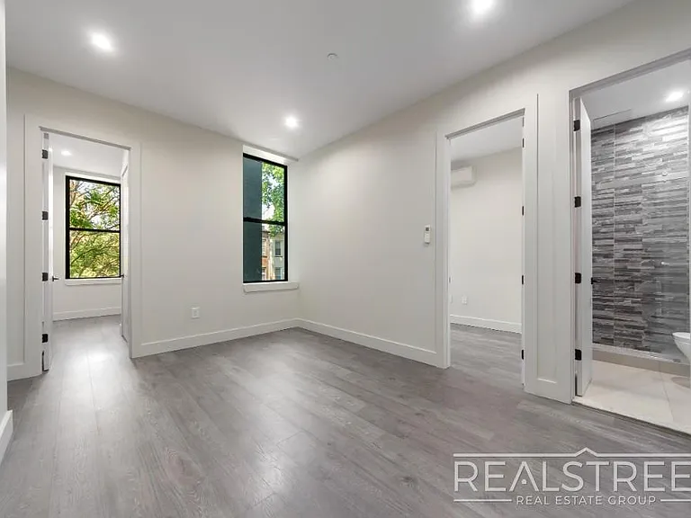 697 De Kalb Ave #2R — Photo 6