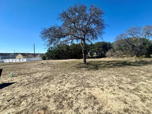 704 N Sendero Rdg, Kerrville, TX 78028