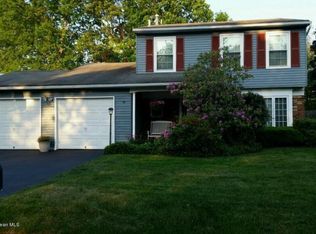 6 Stratton Dr, Howell, NJ 07731