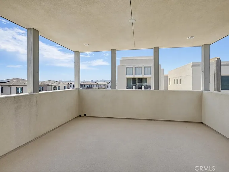 215 Carmine — Photo 29