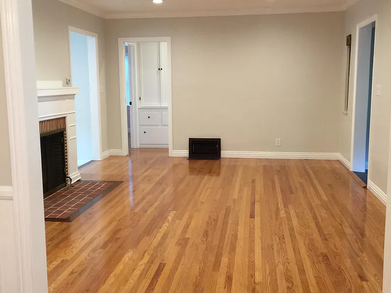 2403 Cross St — Photo 8
