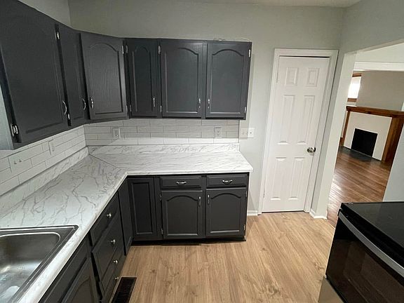 2nd image of 2320 Benton Blvd