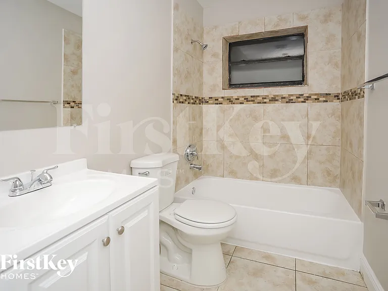 1155 NW 127th St — Photo 9