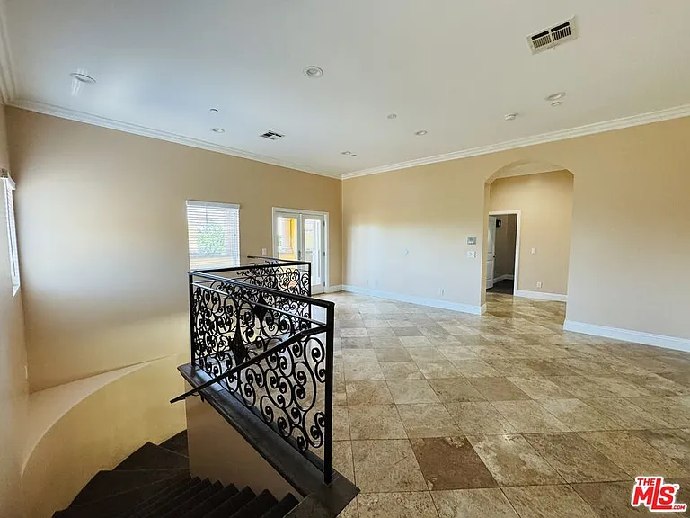 7347 Dinwiddie St — Photo 25