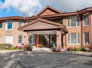 22 Saint Andrew St N #104, Saint Marys, ON N4X1C5