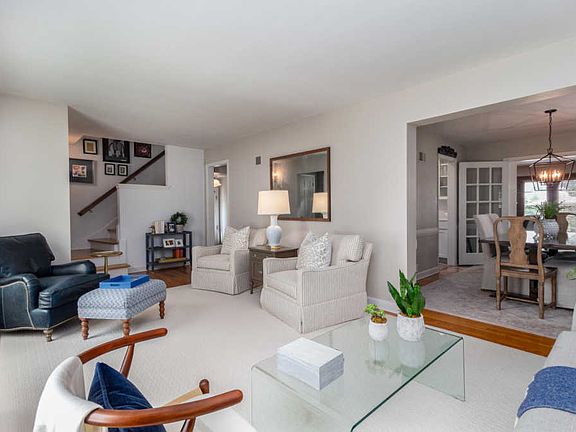 3rd image of 6209 N Lydell Ave