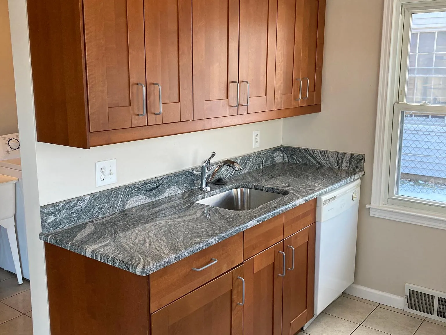 2098 Annabelle St — Photo 4